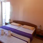 Apolonija 3*