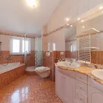 Affittacamere Apolonija 3*