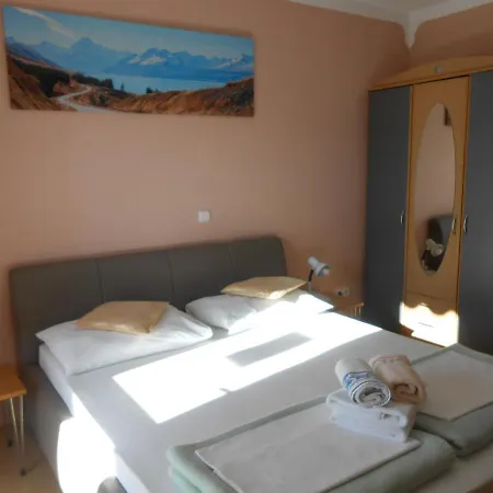 בית הארחה Apolonija 4*