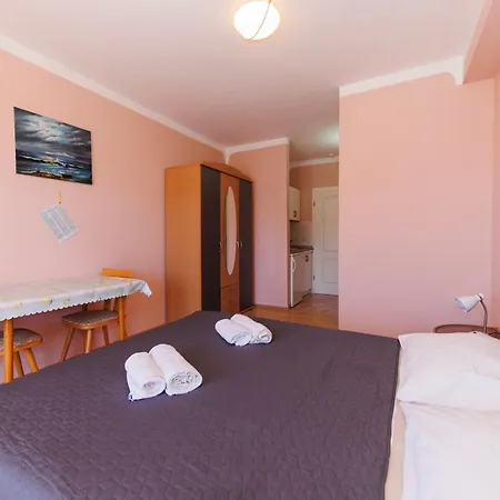 בית הארחה Apolonija