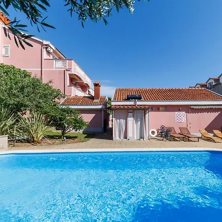 Apolonija 4* זאדאר