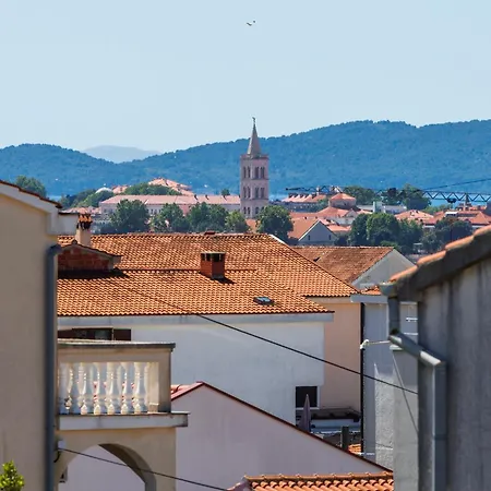 בית הארחה Apolonija 4*