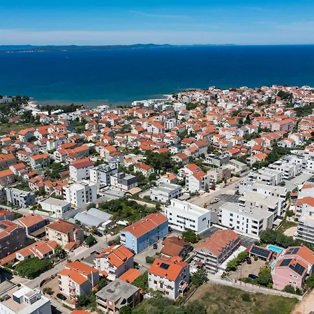 Apolonija 4* זאדאר