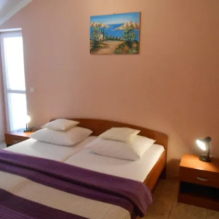 Apolonija זאדאר