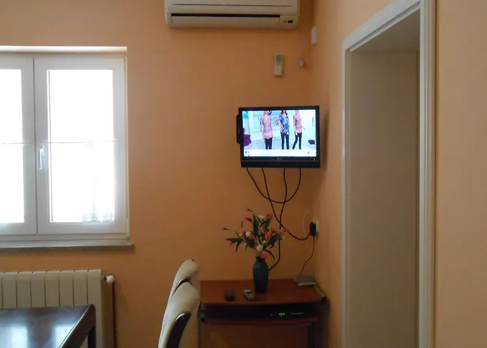 Casa de hóspedes Apolonija 3*