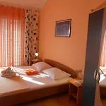 Apolonija 3*