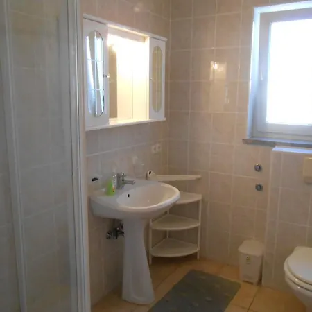 奥珀罗尼加别墅酒店 招待所 4*