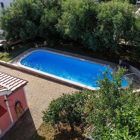 Guest house Apolonija