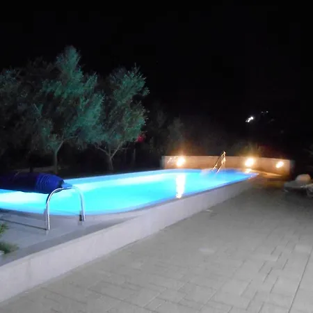 Apolonija Guest house