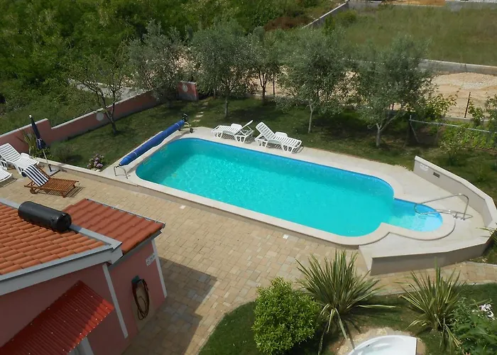 Apolonija Pensionat 4*