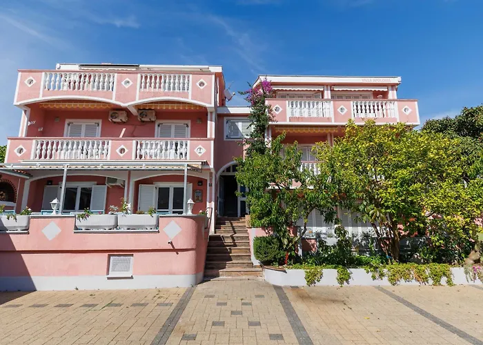 Maison d'hôtes Apolonija 4*