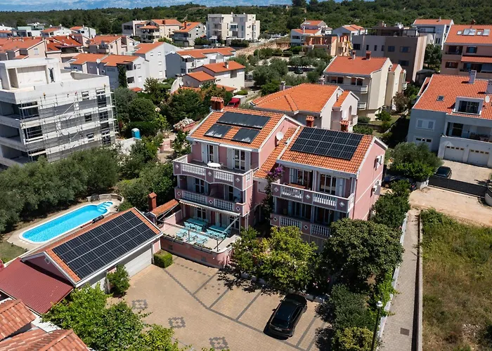 Maison d'hôtes Apolonija 4*